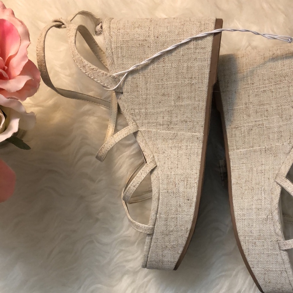 NIB • WILD FABLE • Beige Platform Strappy Sandals • Size 8 - Picture 11 of 13